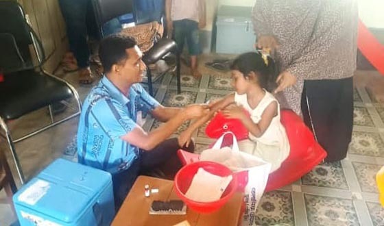 স্বাস্থ্য পরিবহন শ্রমিক দিয়ে হামের টিকা প্রদান, শিশু মৃত্যুর ঝুঁকি