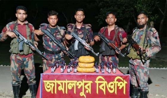 দৌলতপুর সীমান্তে বিজিবির অভিযানে মাদক দ্রব্য উদ্ধার।