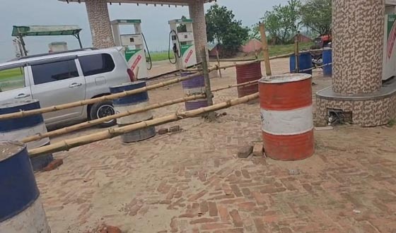 হিলি পাম্পের চিত্র, তেল আছে, বাইক নেই