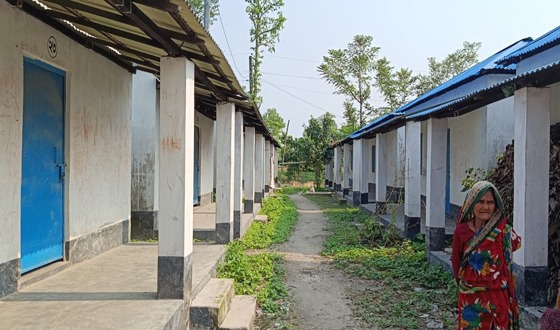 জয়কুমোর আবাসন হচ্ছে ফাঁকা, চুরি যাচ্ছে দরজা-জানালা