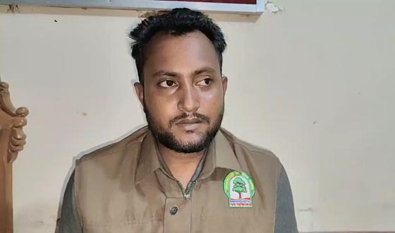 বনবিভাগের কর্মীদের ওপর বনদস্যুদের হামলা, মারধর লুটপাট