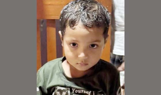 “আমার ছেলেটাকে বাঁচান” অসহায় মায়ের হৃদয় বিদারক আর্তনাদ