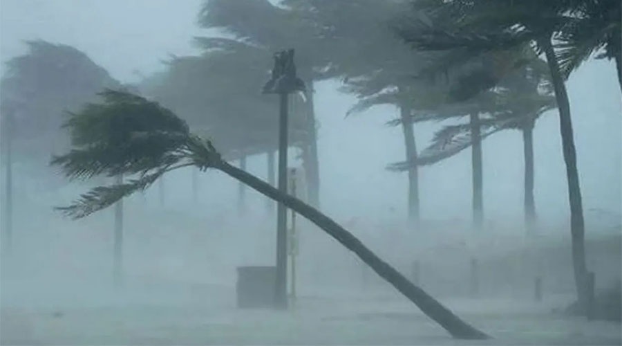 ৩ অঞ্চলে ৮০ কিমি বেগে ঝড়ের শঙ্কা, ২ নম্বর নৌ হুঁশিয়ারি সংকেত