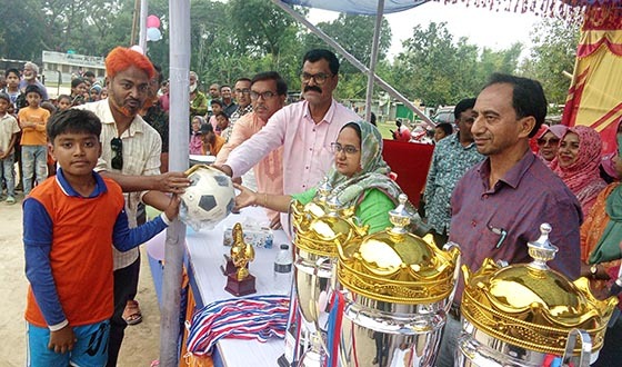 প্রাথমিক গোল্ডকাপ ফুটবল টুর্নামেন্টের ফাইনাল খেলা ও পুরুস্কার বিতরণ