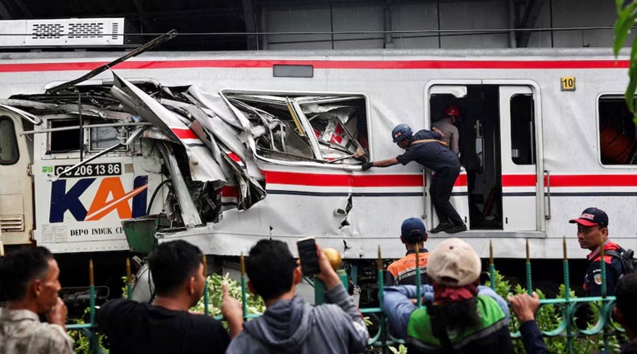 জাকার্তার উপকণ্ঠে ভয়াবহ ট্রেন দুর্ঘটনা, নিহত ১৪, আহত ৮৪ জন