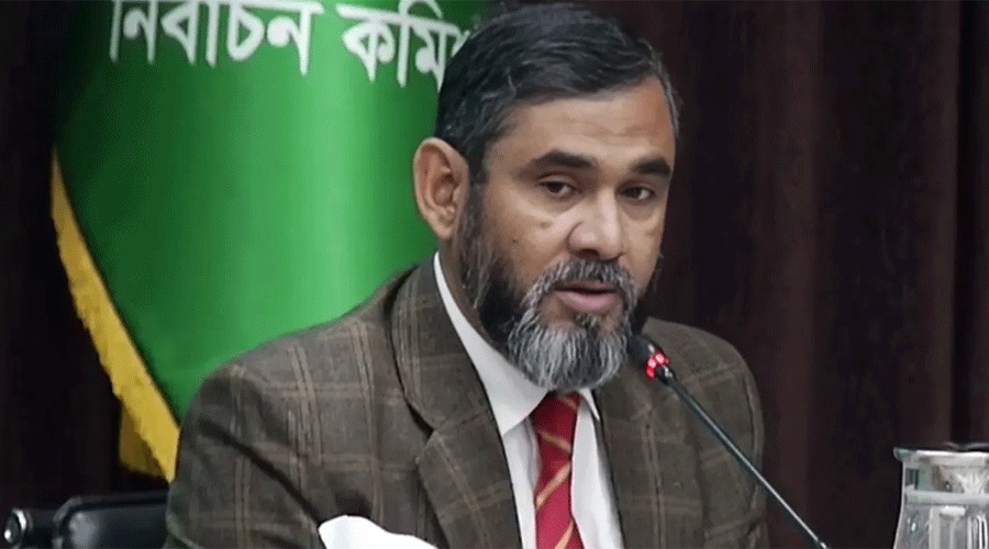 আইন প্রয়োগে সবাইকে সমানভাবে ট্রিট করতে হবে: ইসি সানাউল্লাহ