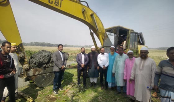 আমতলীতে খাল খননের উদ্বোধন