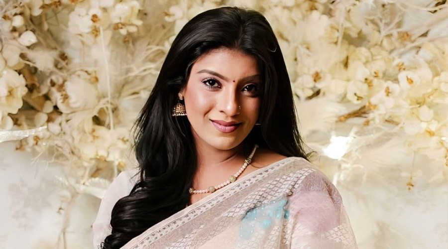 ফেক একাউন্ট নিয়ে ক্ষোভ প্রকাশ করলেন মৌ