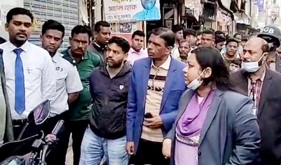 যানজট নিরসনে সৈয়দপুরে যৌথবাহিনীর অভিযান