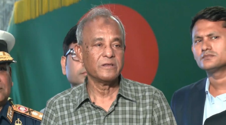 লুটের অস্ত্র উদ্ধার না হলেও নির্বাচন বাধাগ্রস্ত হবে না, দাবি স্বরাষ্ট্র উপদেষ্টার