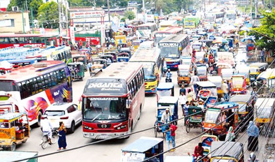 ভোটের ছুটিতে ঘরমুখী মানুষের ঢল : টিকেট সংকট