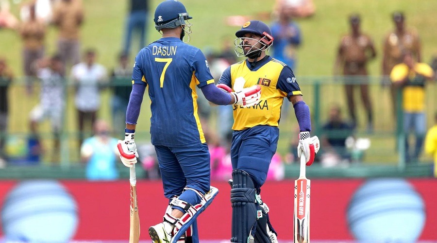 দাপুটে জয়ে টেবিলের শীর্ষে লঙ্কানরা