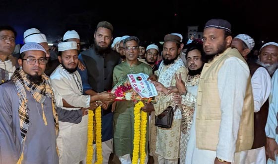 ফুলেল শুভেচ্ছায় সিক্ত হলেন নবনির্বাচিত সংসদ সদস্য বাচ্চু