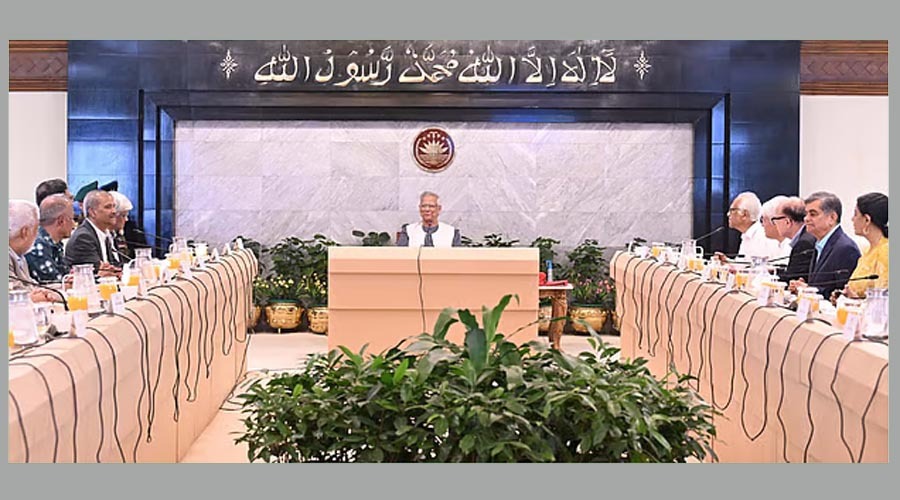 পতাকাবাহী গাড়িতে শপথে যাবেন উপদেষ্টারা, ফেরার পথে থাকবে না জাতীয় পতাকা