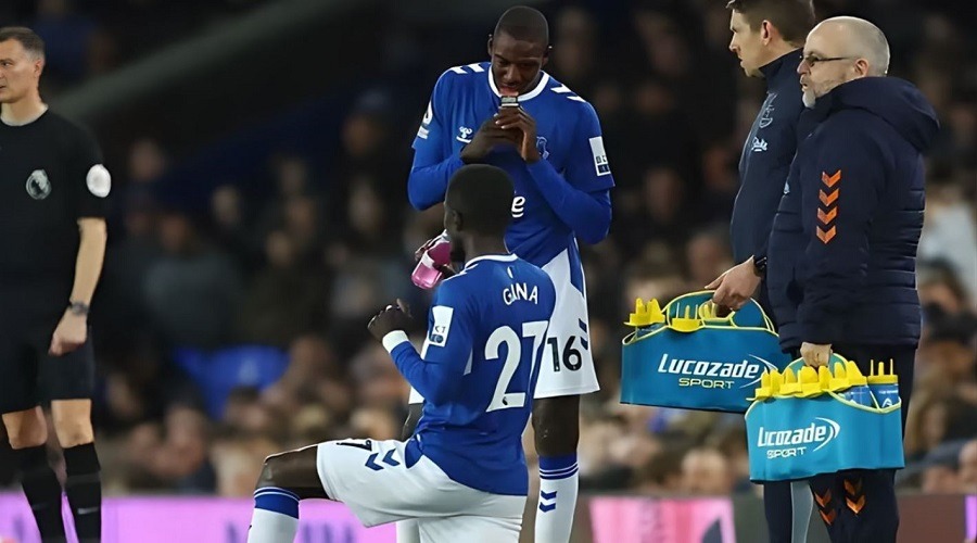 ইফতারের বিরতি দেওয়ার সিদ্ধান্ত নিলো ইংলিশ প্রিমিয়ার লিগ