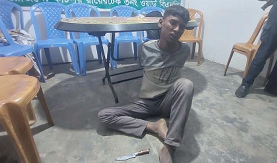 মোবাইল চুরির আখ্যা দেওয়ায় ৫ জনকে ছুরিকাঘাতে জখম