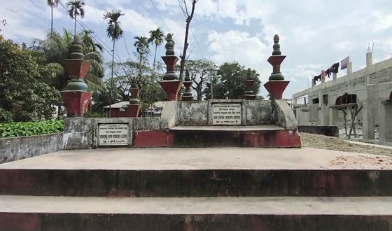 লক্ষ্ণীপুরে অযত্নে পড়ে আছে ভাষা শহীদদের স্মৃতিচিহ্ন