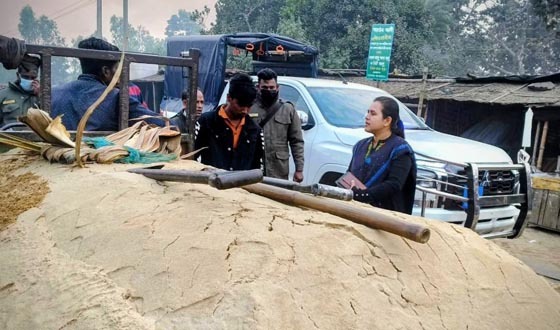 ঝিনাইগাতীতে অবৈধ বালু উত্তোলনে অভিযান