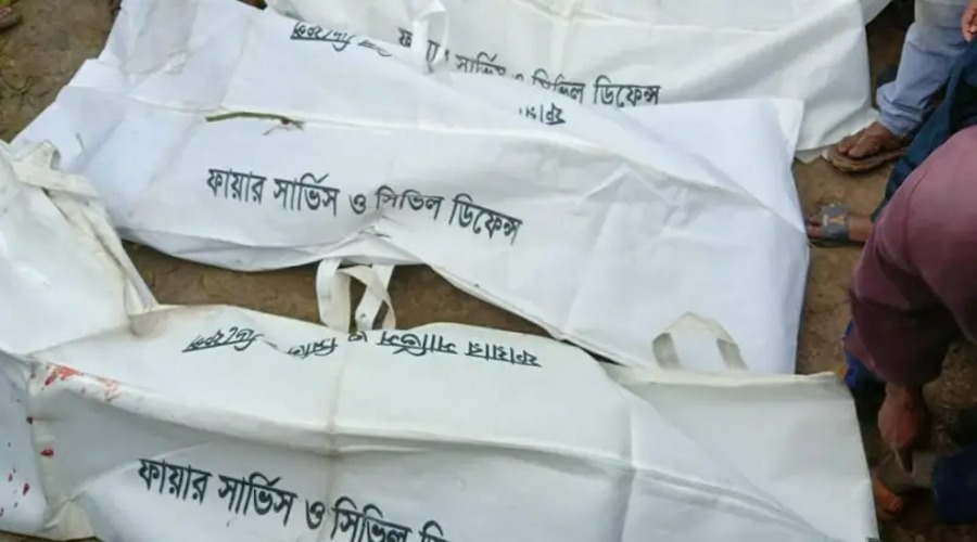 রাজশাহীতে নিয়ন্ত্রন হারিয়ে ট্রাক ঢুকে পড়ল বাজারে, ৫ জনের মৃত্যু