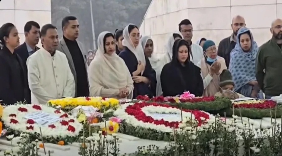 বেগম জিয়ার কবর জিয়ারত করলেন নাতনি জাইমাসহ পরিবার
