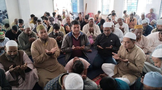 লালপুরে বেগম খালেদা জিয়ার আত্মার শান্তি কামনায় দোয়া