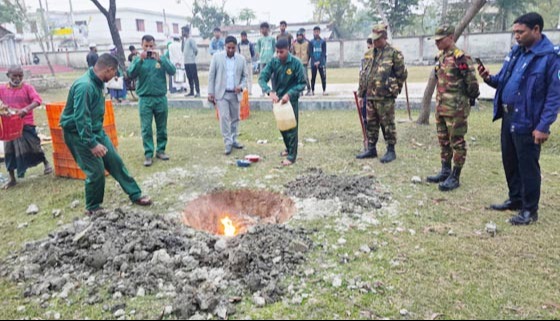 আশাশুনিতে মোবাইল কোর্টে বাগদা চিংড়ী জব্দ ও জরিমানা