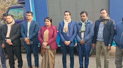 নির্বাচন ও গণভোটের বার্তা নিয়ে সাপাহারে ‘ভোটের গাড়ি’