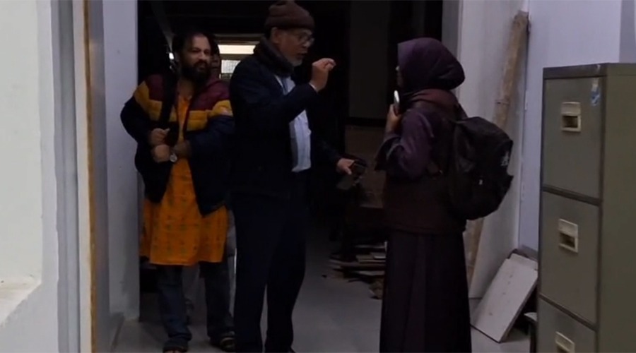 চবির ‘আওয়ামীপন্থি’ শিক্ষক হাসান ৯ ঘণ্টা পর ছাড় পেলেন