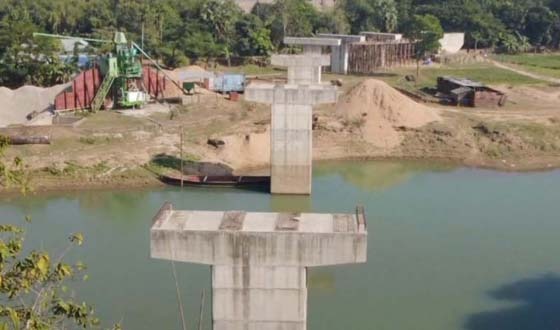 অজ্ঞাত কারণে বন্ধ রয়েছে সেতু নির্মানের কাজ