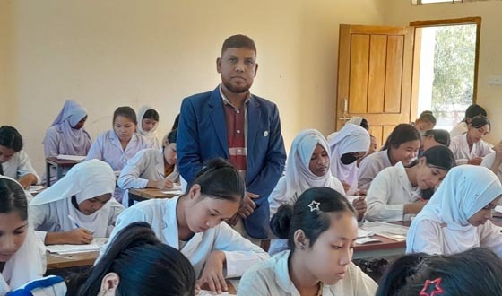 পাহাড়ে শিক্ষার বাতিঘর সুলতান মাস্টার, পেলেন শ্রেষ্ঠত্বের স্বীকৃতি