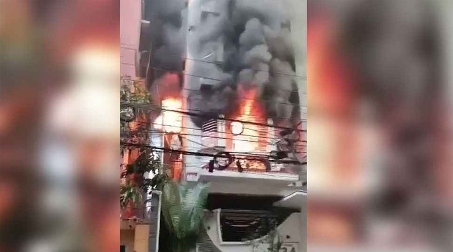 রাজধানীতে সাততলা ভবনে ভয়াবহ আগুন, তিনজনের মৃত্যু