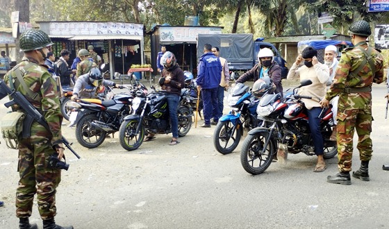 চরভদ্রাসনে যৌথ বাহিনীর চেক পোষ্ট