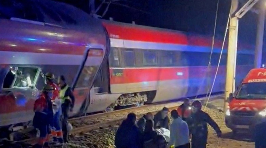 স্পেনে দ্রুতগতির দু’টি ট্রেনের সংঘর্ষ, নিহত ৩৯