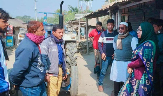 চিরিরবন্দরে অবৈধ ট্রাক্টরের বিরুদ্ধে অভিযান