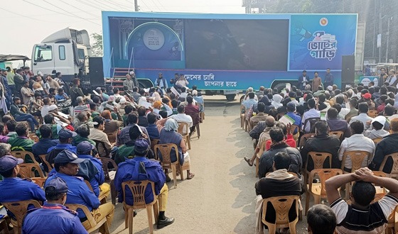 জামালপুরে গণভোটের গাড়ি প্রচারণা