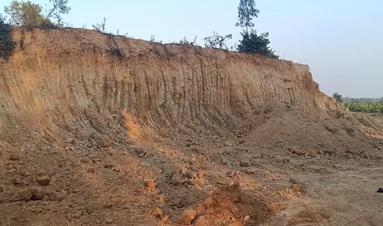 চন্দনাইশে থামছে না পাহাড় কাটা