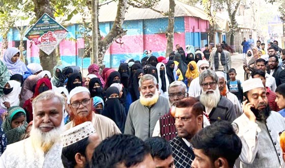 গাবতলীতে শিক্ষার্থীর উপর হামলা প্রতিবাদে বিক্ষোভ