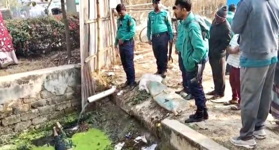 রাজশাহীতে ড্রেন থেকে অজ্ঞাত ব্যক্তির মরদেহ উদ্ধার