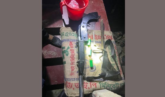 লাঙ্গলবাধেঁ ডাকাতির সময় অস্ত্রসহ আটক ২