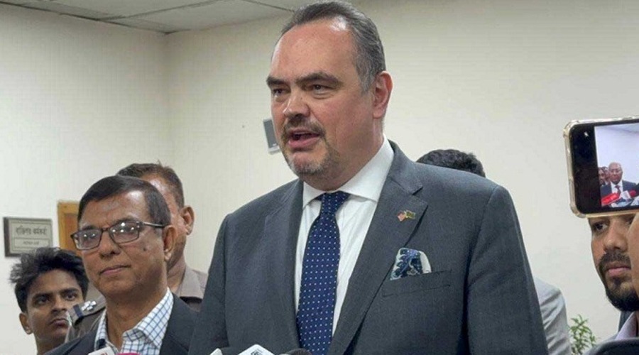 নির্বাচনে যুক্তরাষ্ট্র কোনো পক্ষ নেবে না: রাষ্ট্রদূত ব্রেন্ট ক্রিস্টেনস