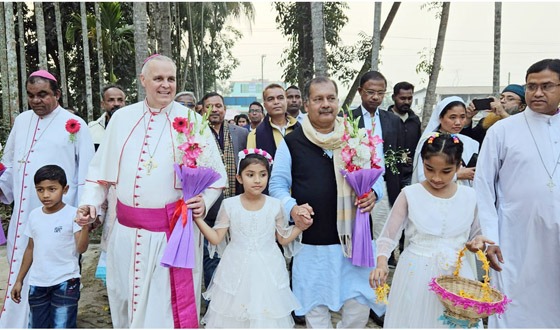 ভ্যাটিকান রাষ্ট্রদূতের চার্চ পরিদর্শন