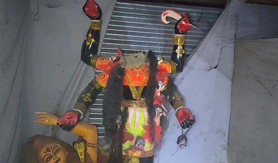 পটুয়াখালীর বাউফলে মন্দিরে হামলা; প্রতিমা ভাঙচুর