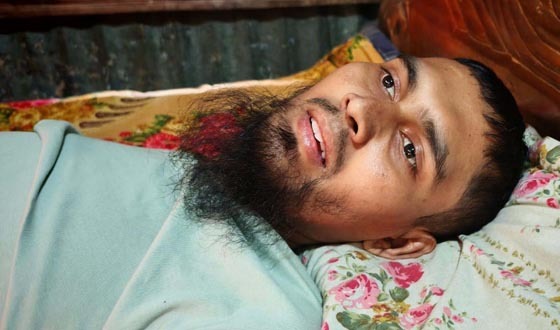 ছেলের চিকিৎসায় ভিটামাটি বিক্রি করে নিঃস্ব মা