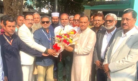 কিশোরগঞ্জে ফুলেল সংবর্ধনায় সিক্ত হলেন প্রতিমন্ত্রী শরীফুল আলম