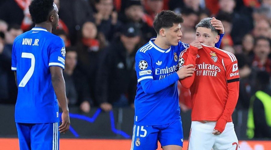 বর্ণবাদের বিরুদ্ধে কঠোর অবস্থান নেওয়ার আভাস দিলেন ফিফা প্রেসিডেন্ট