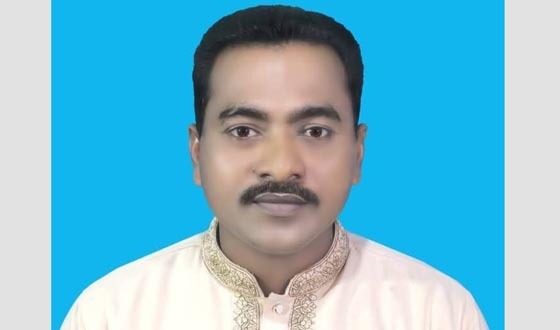 কলাপাড়ায় বিচারের দাবিতে স্বামীর মরদেহ নিয়ে থানায় স্ত্রী-সন্তান