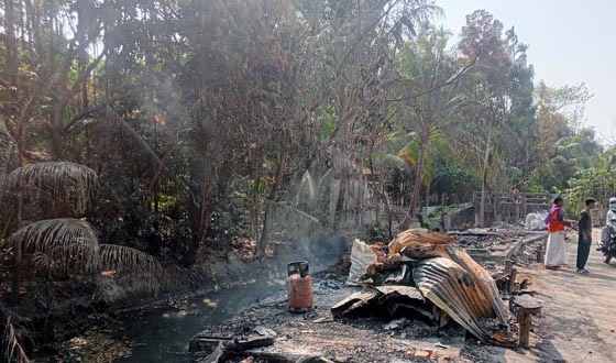 কচুয়ায় ভয়াবহ অগ্নিকাণ্ড: ৮ দোকান ভস্মীভূত