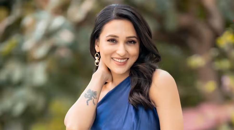 ২৬ লক্ষ টাকার ক্ষতিপূরণ দাবি, মিমি চক্রবর্তীর বিরুদ্ধে