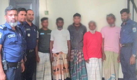 সাপাহারে জমি নিয়ে বিরোধে ভ্যানচালককে কুপিয়ে হত্যা, গ্রেপ্তার ৫