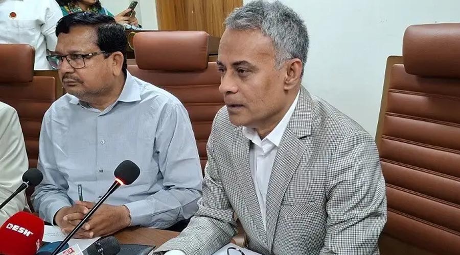 ঈদযাত্রায় অতিরিক্ত ভাড়া নিলে বাস পারমিট বাতিল: শেখ রবিউল আলম